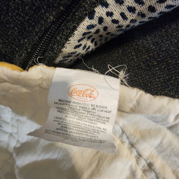 Coca-Cola Bedding 1990s (?) 80x85 Comforter 2‎ Shams - Picture 8 of 16